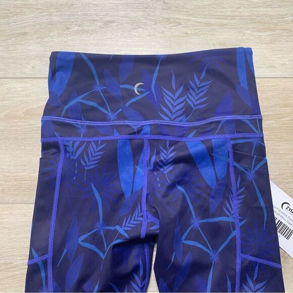 ZYIA Azul Blue Tropical Paradise‎ Pocket Light and Tight Hi Rise Capri Leggings - Picture 9 of 10